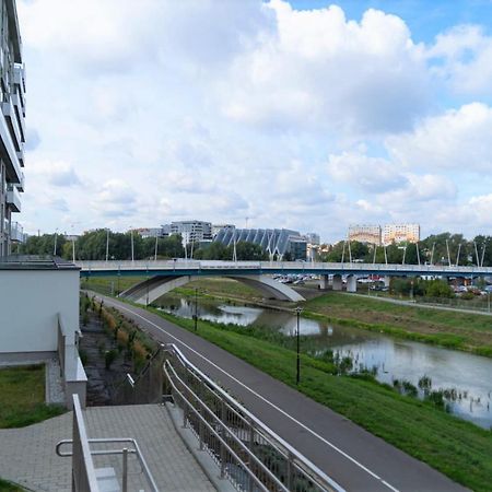 Capital Towers - Apartament Pop-Art Z Widokiem Na Rzeke เชชูฟ ภายนอก รูปภาพ