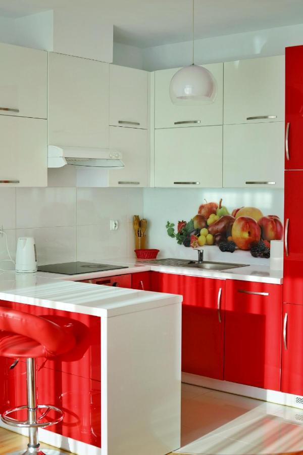 Capital Towers - Apartament Pop-Art Z Widokiem Na Rzeke เชชูฟ ภายนอก รูปภาพ